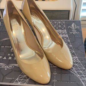 Coach pumps